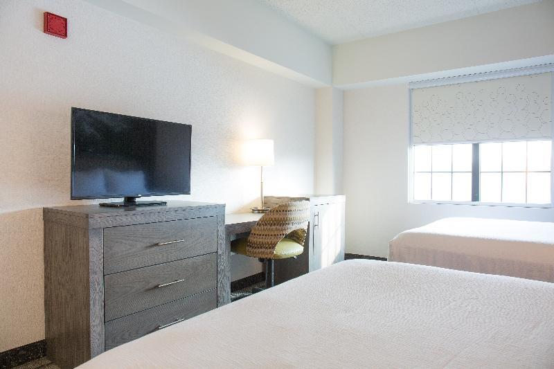 Holiday Inn Lafayette-City Centre By Ihg Exterior photo